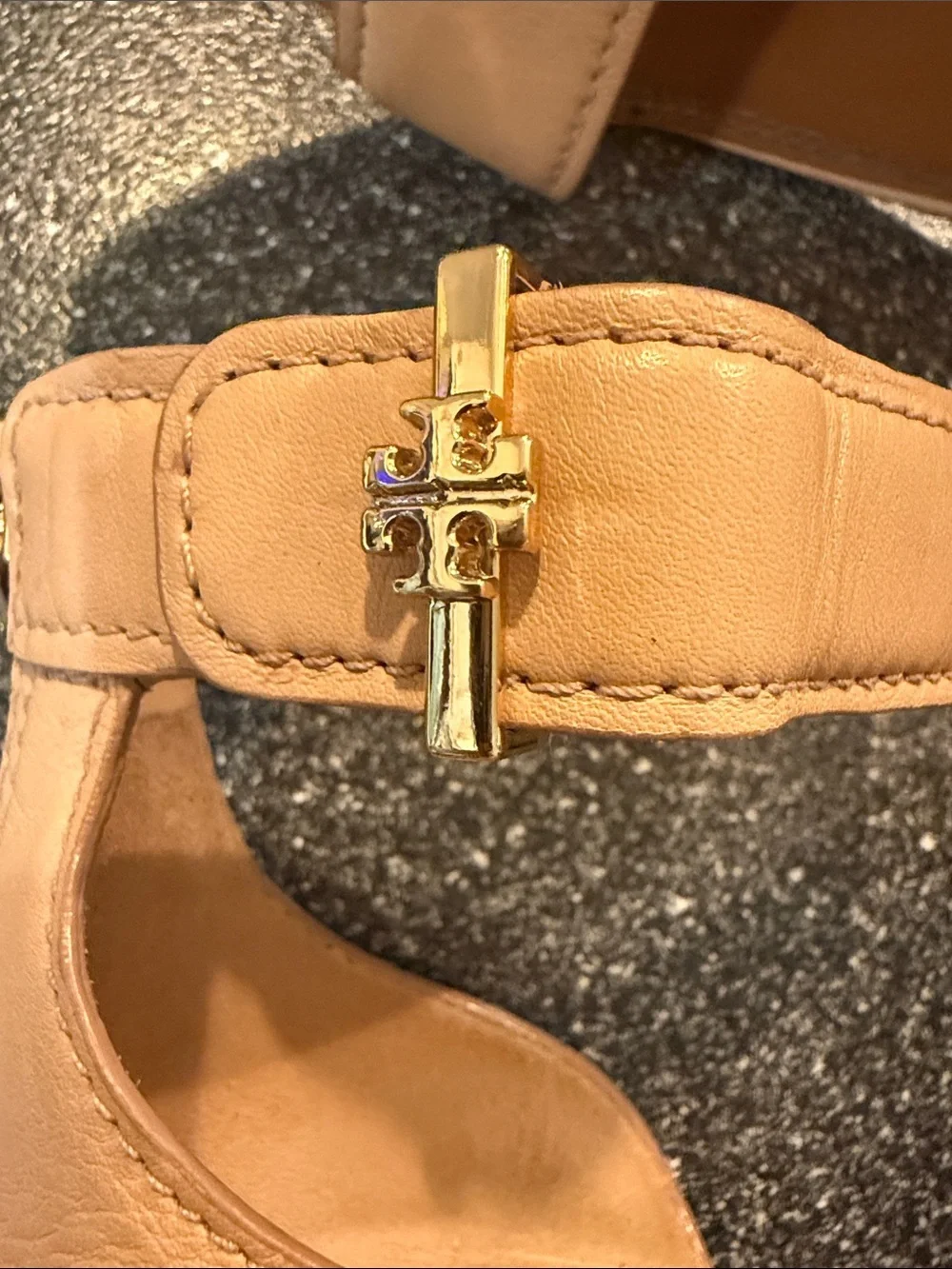 Women’s Tory Burch Tan Leather Tana Ankle-Strap Sandals - size 8.5